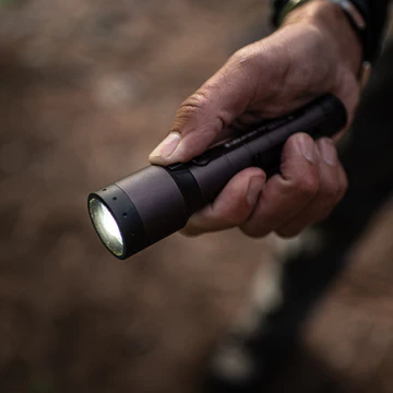 Cветодиодный ручной фонарь Ledlenser P7R Signature аккумуляторный - фото Led Lenser (Лед Ленсер)