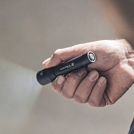 Cветодиодный ручной фонарь Ledlenser P5 New на батарейках - фото Led Lenser (Лед Ленсер)