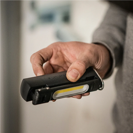 Рабочий аккумуляторный фонарь Ledlenser W6R Work с магнитом - фото Led Lenser (Лед Ленсер)