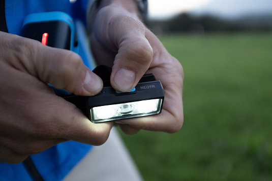 Светодиодный налобный фонарь Ledlenser NEO9R аккумуляторный для бега синий - фото Led Lenser (Лед Ленсер)