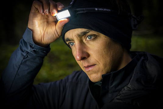 Светодиодный налобный фонарь Ledlenser NEO9R аккумуляторный для бега синий - фото Led Lenser (Лед Ленсер)