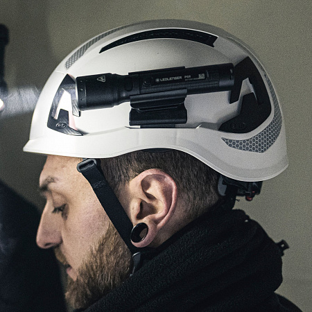 Cветодиодный ручной фонарь Ledlenser P5R New аккумуляторный/батарейки - фото Led Lenser (Лед Ленсер)