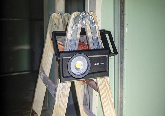 Cветодиодный фонарь прожектор Ledlenser iF8R аккумуляторный - фото Led Lenser (Лед Ленсер)