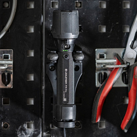 Cветодиодный ручной фонарь Ledlenser P7R Pro New аккумуляторный - фото Led Lenser (Лед Ленсер)
