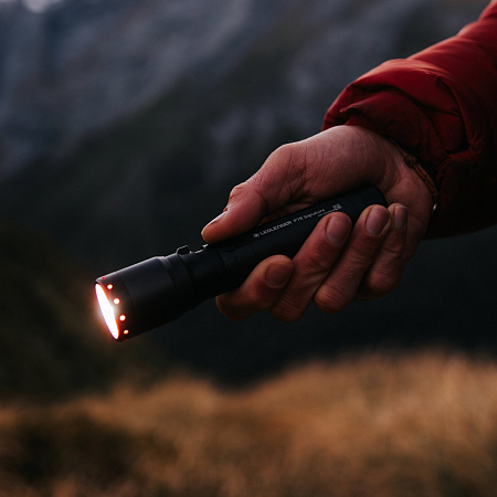 Cветодиодный ручной фонарь Ledlenser P7R Signature New аккумуляторный - фото Led Lenser (Лед Ленсер)