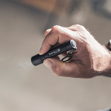 Cветодиодный ручной фонарь Ledlenser P3 New на батарейках - фото Led Lenser (Лед Ленсер)