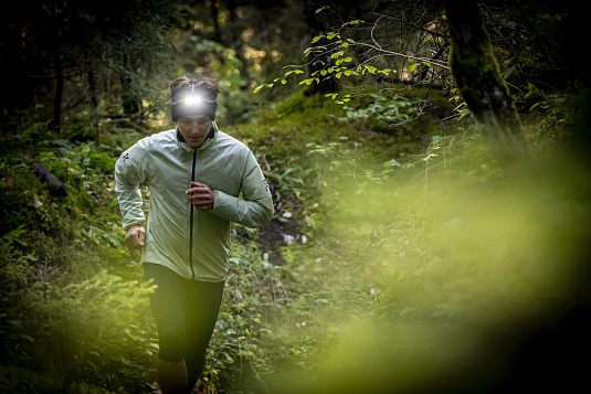 Светодиодный налобный фонарь Ledlenser NEO9R аккумуляторный для бега черный - фото Led Lenser (Лед Ленсер)