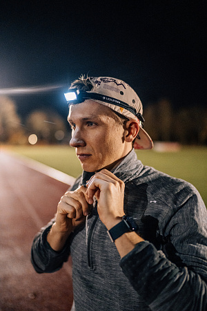 Светодиодный налобный фонарь Ledlenser NEO5R аккумуляторный для бега черный - фото Led Lenser (Лед Ленсер)