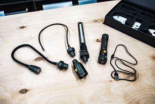 Светодиодный рабочий фонарь Ledlenser Workers Friend 4 in 1 аккумуляторный - фото Led Lenser (Лед Ленсер)