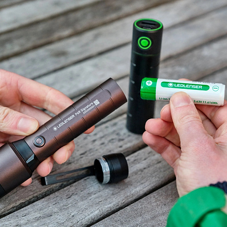 Светодиодный ручной фонарь Ledlenser MT10 с PowerBank FLEX3 аккумуляторный - фото Led Lenser (Лед Ленсер)